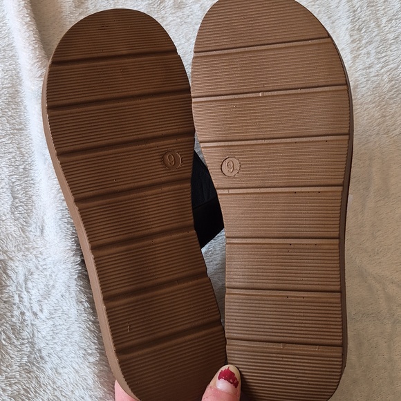 Corkys Black Floral Thong Sandals So Delish Size 9 New - Picture 4 of 7